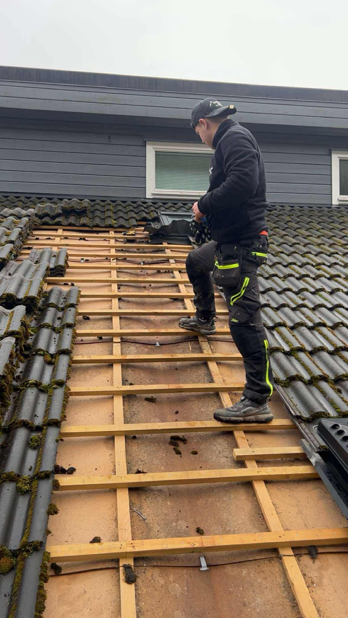 Tak under arbeid — bergensprosjekt
